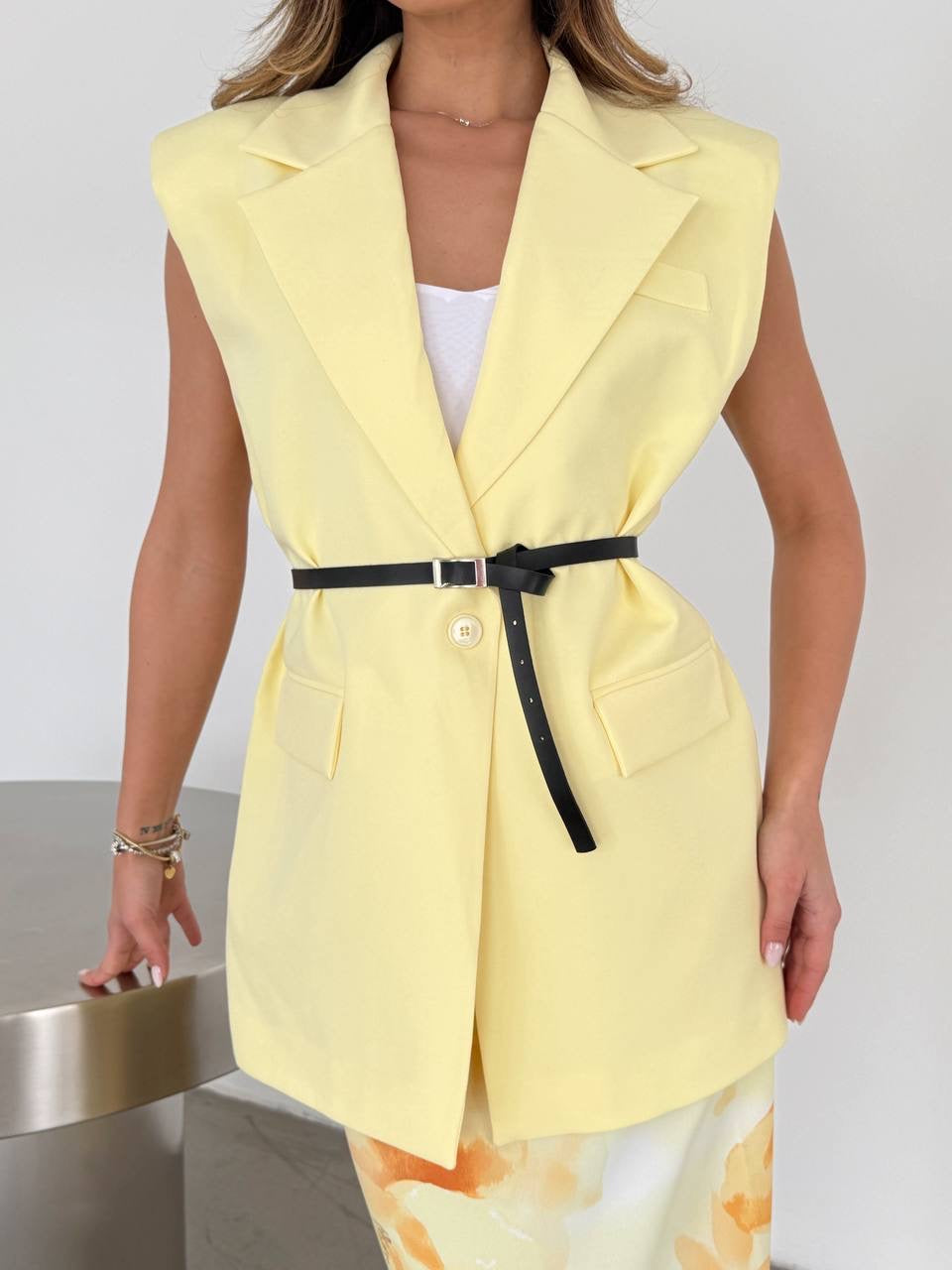 Summer vest with belt